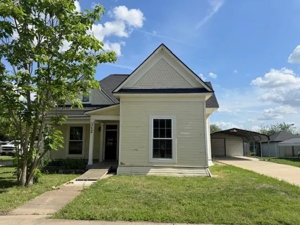 312 Poplar Street, Italy