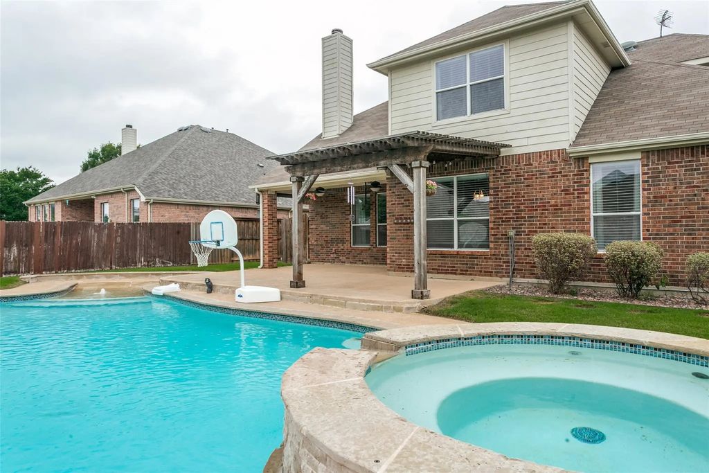1121 Victory Bells Drive, Fort Worth