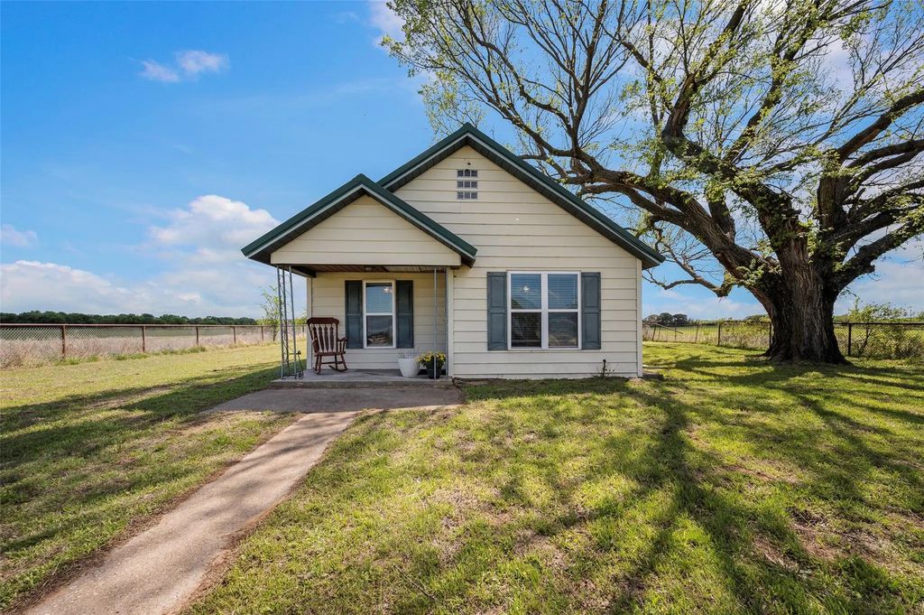 3913 Fm1956, Nocona