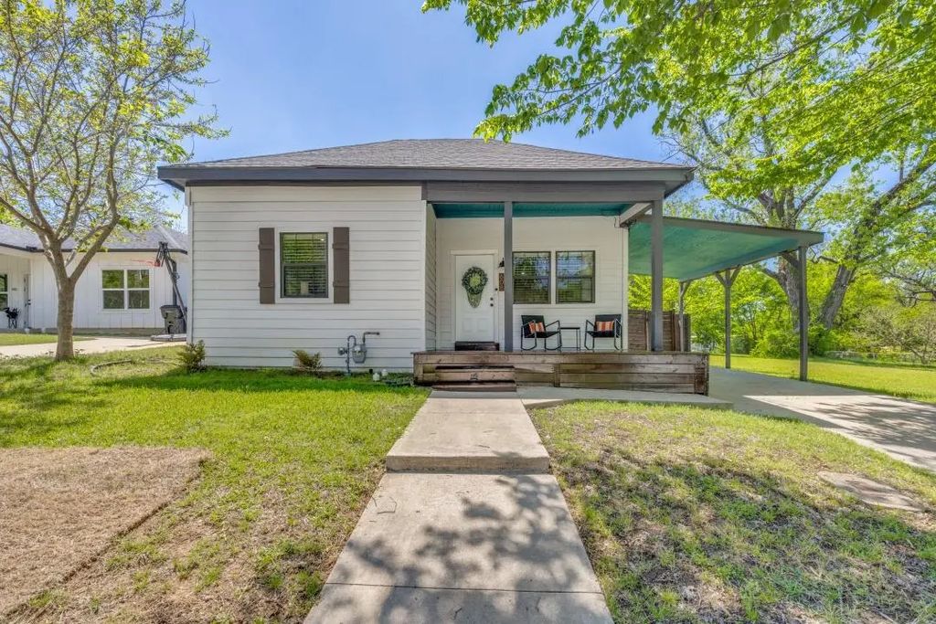 608 Baker Street, Denison