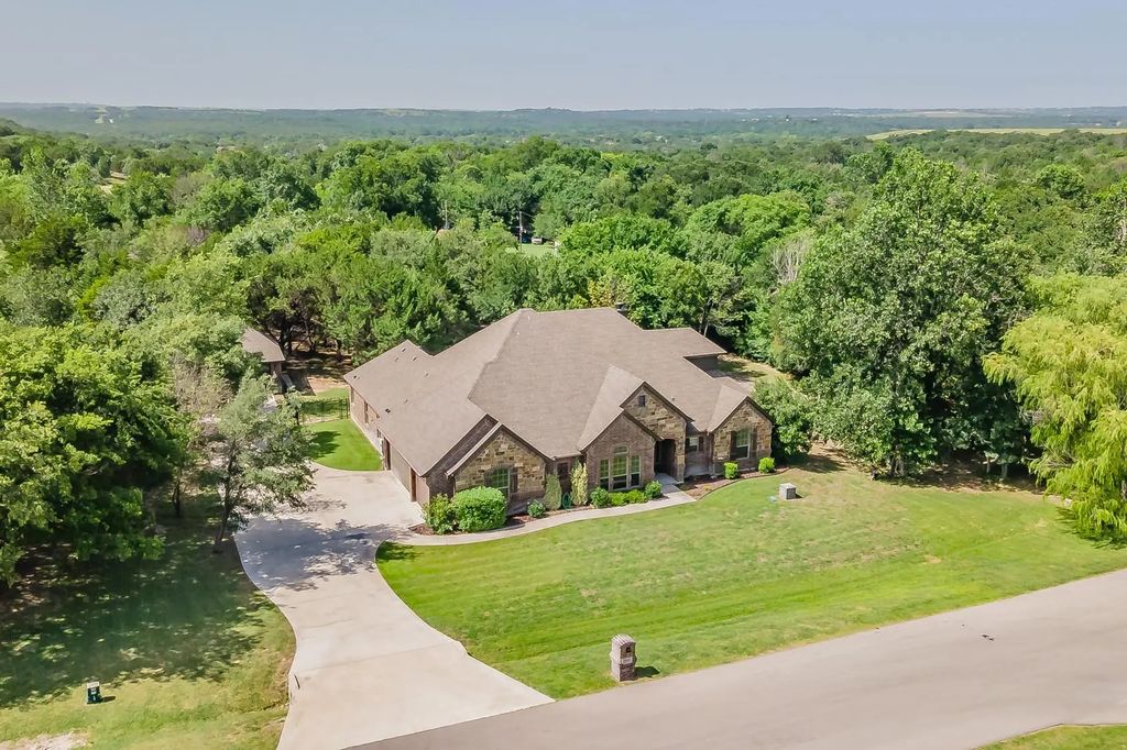 5001 Oak Mill Drive, Fort Worth