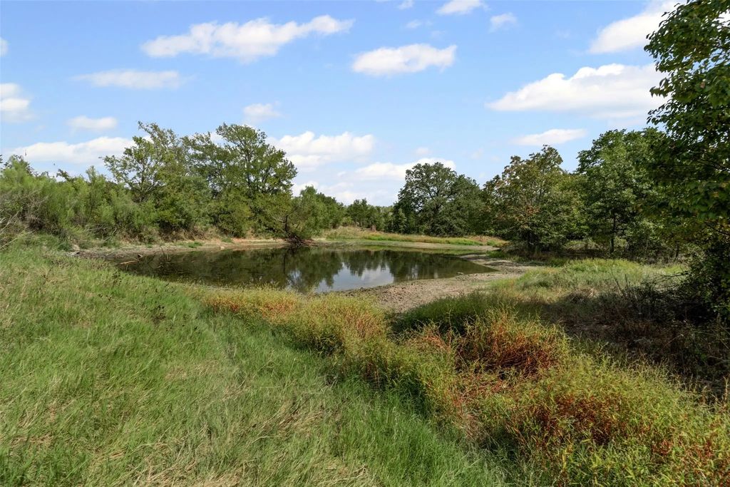 451 County Road 4975, Desdemona