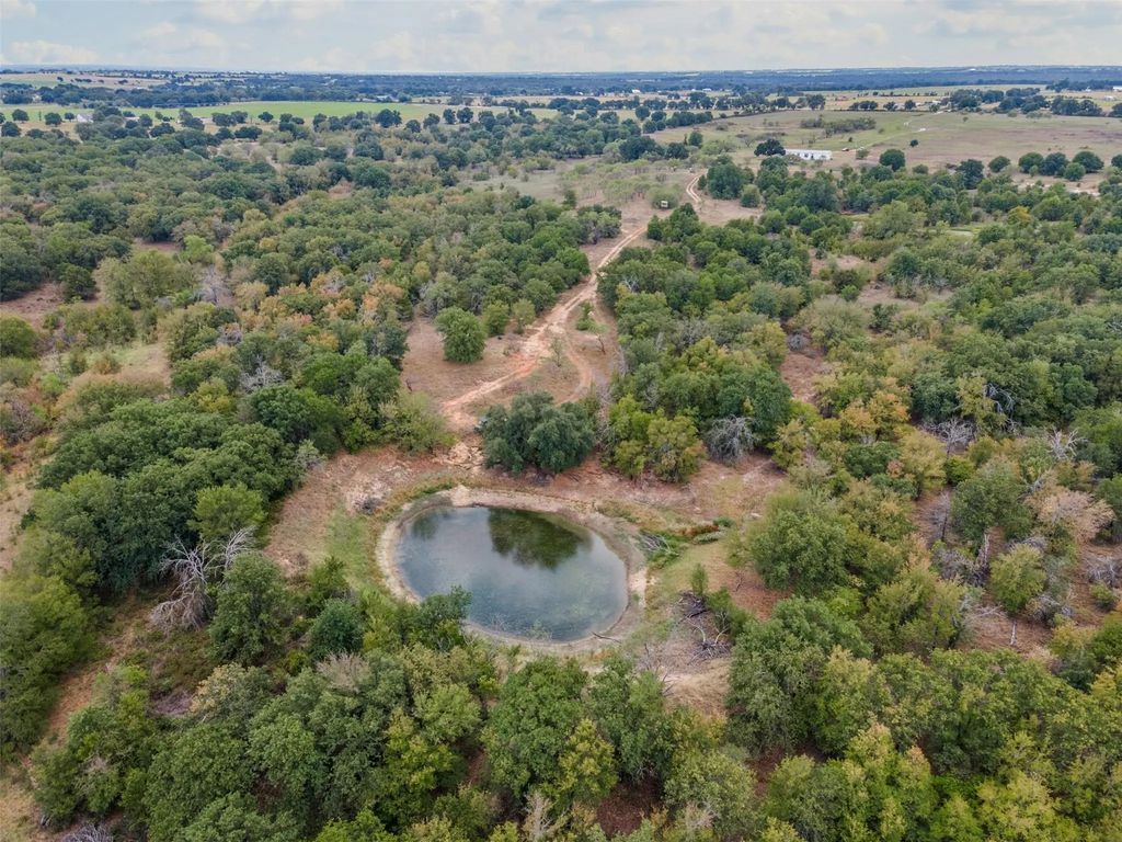 451 County Road 4975, Desdemona