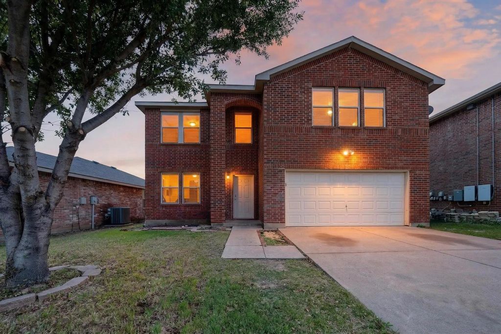 602 Flooded Gum Street, Arlington
