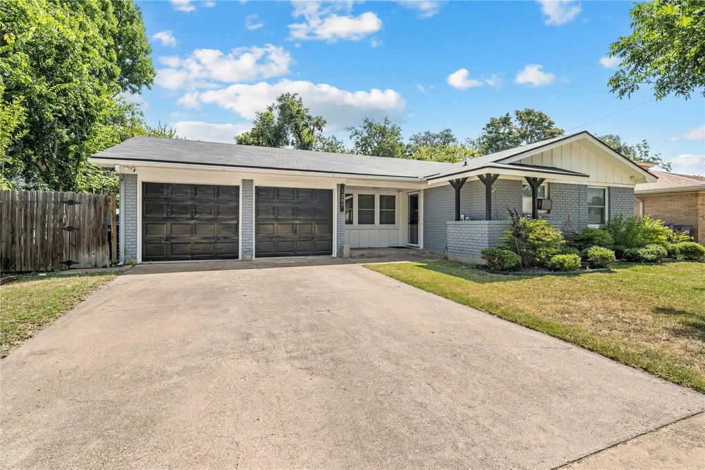 1207 Pembrook Drive, Waco