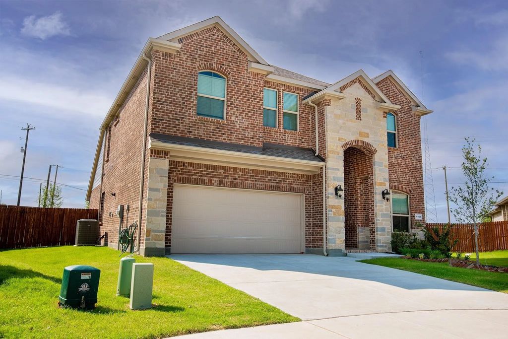 4924 Dewy Rose Lane, Fort Worth