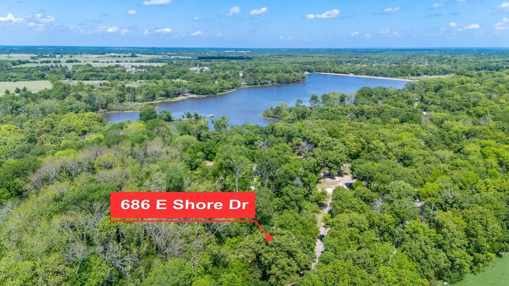 686 Eastshore Drive, Wills Point