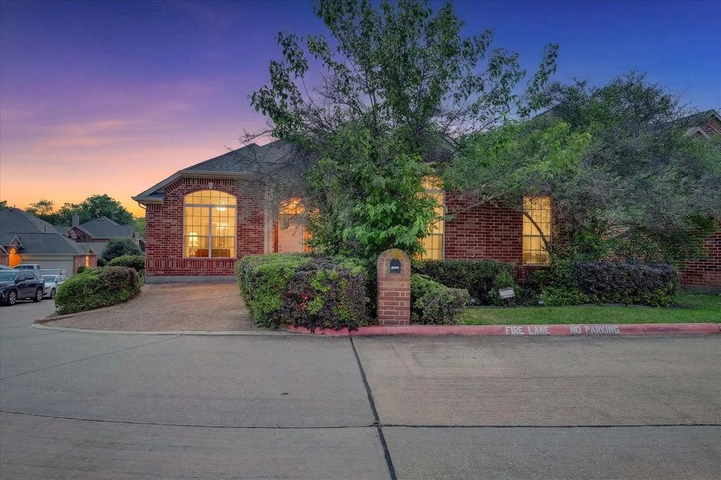 3304 Landhope Circle, Arlington