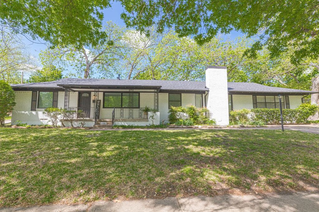 2709 Fairfax Drive, Garland