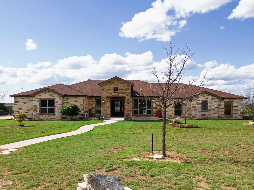 5450 County Road 101, Lampasas