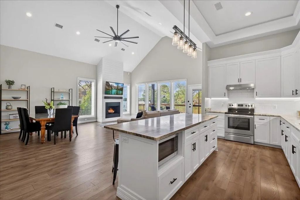 245 Autumn Wood Trail, Gun Barrel City