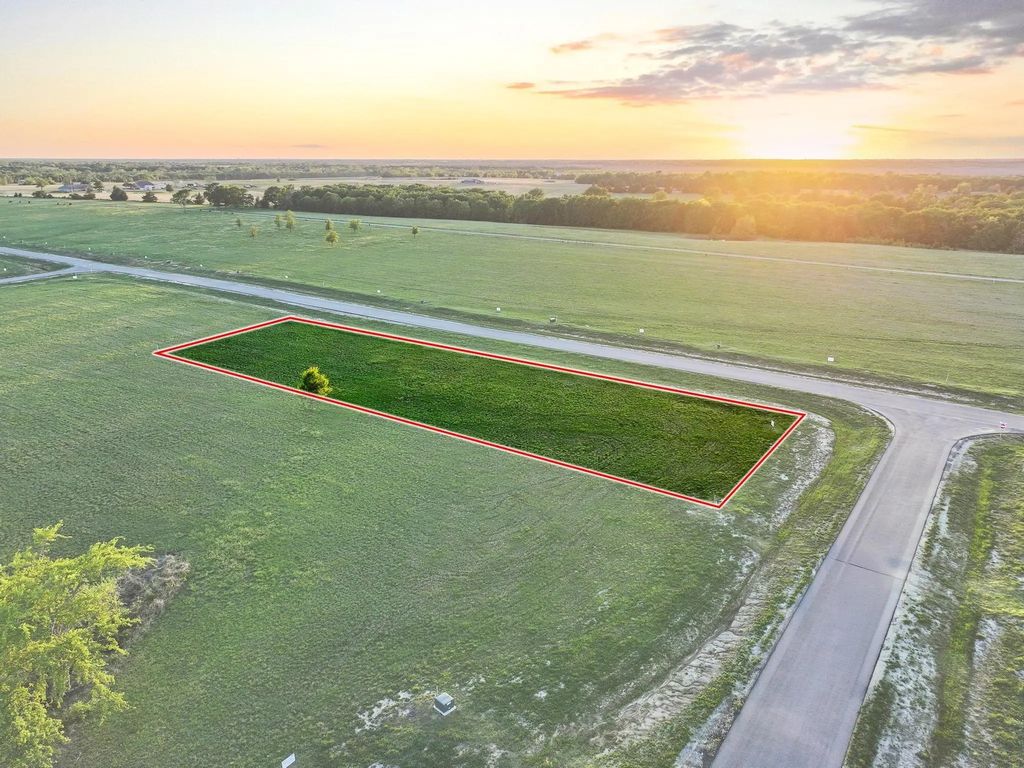 210 Diamond Point, Dodd City