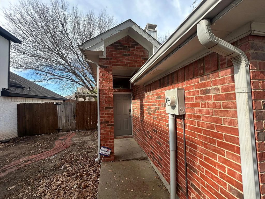 2084 Stillwater Place, Lewisville