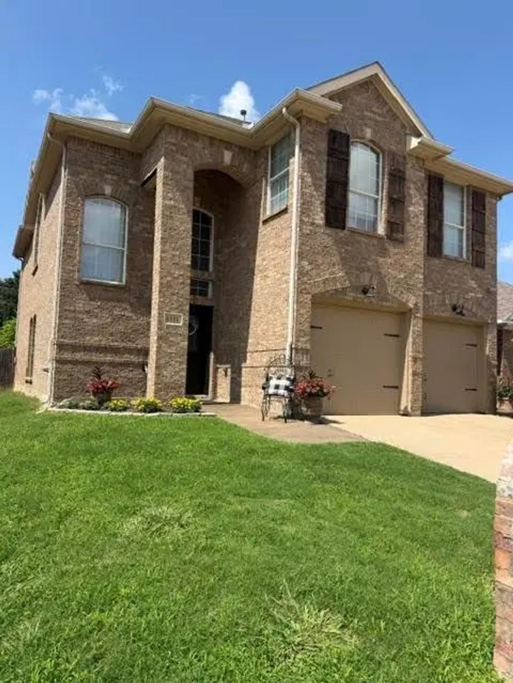 6811 Shore Breeze Court, Arlington