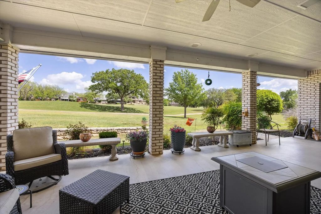 8911 Bontura Road, Granbury