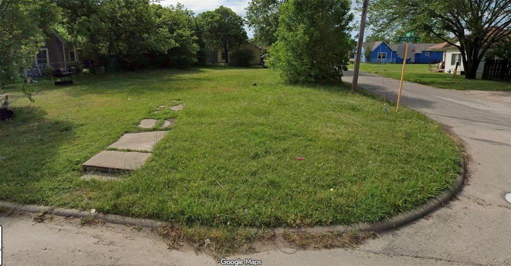 403 W Lampasas Street, Ennis