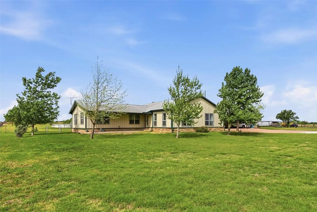 10208 County Road 418, Grandview