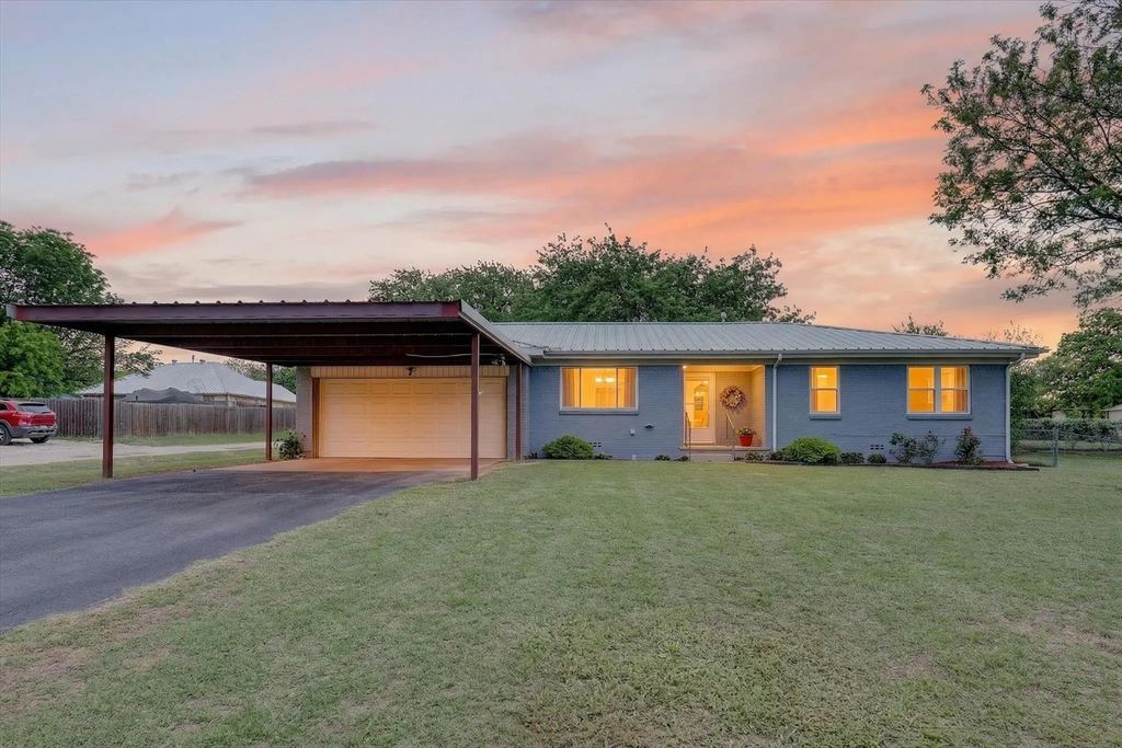 624 N Avenue A, Springtown