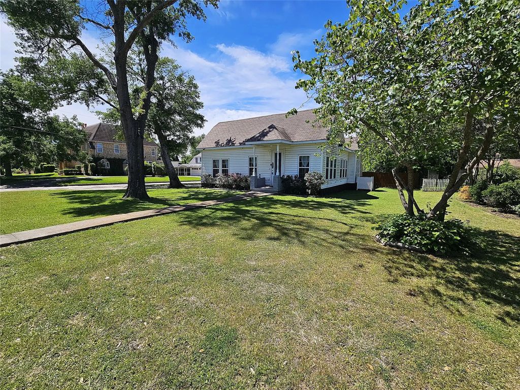 508 S Ross Avenue, Mexia