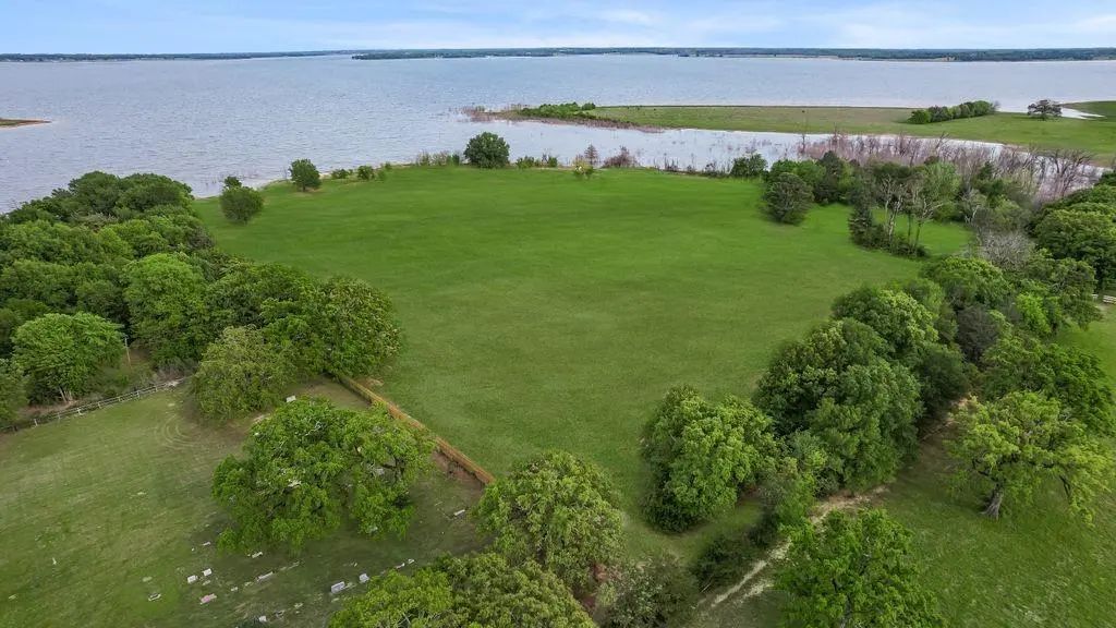 1125 County Road 2670 Lot 1, Telephone