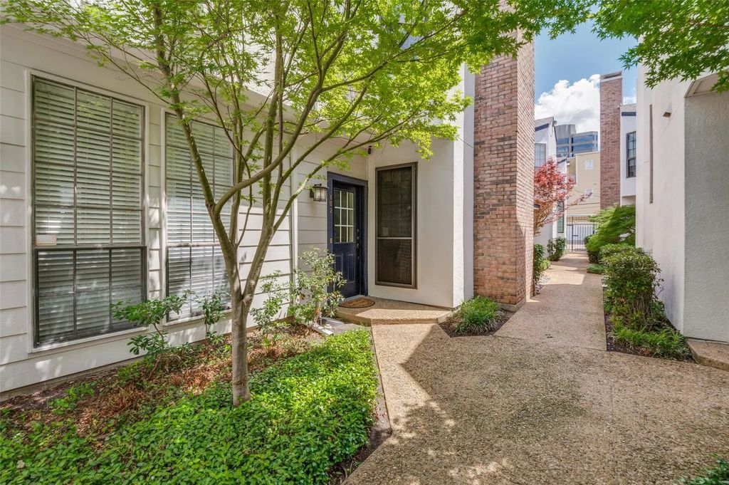 4132 Cole Avenue 102, Dallas