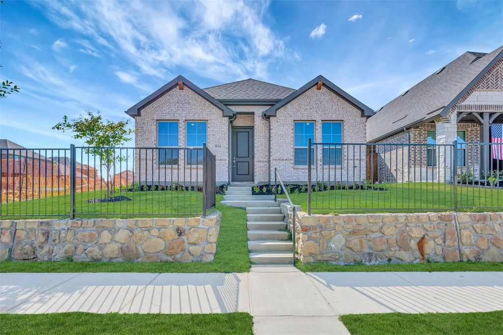 3816 Nocona Street, Celina