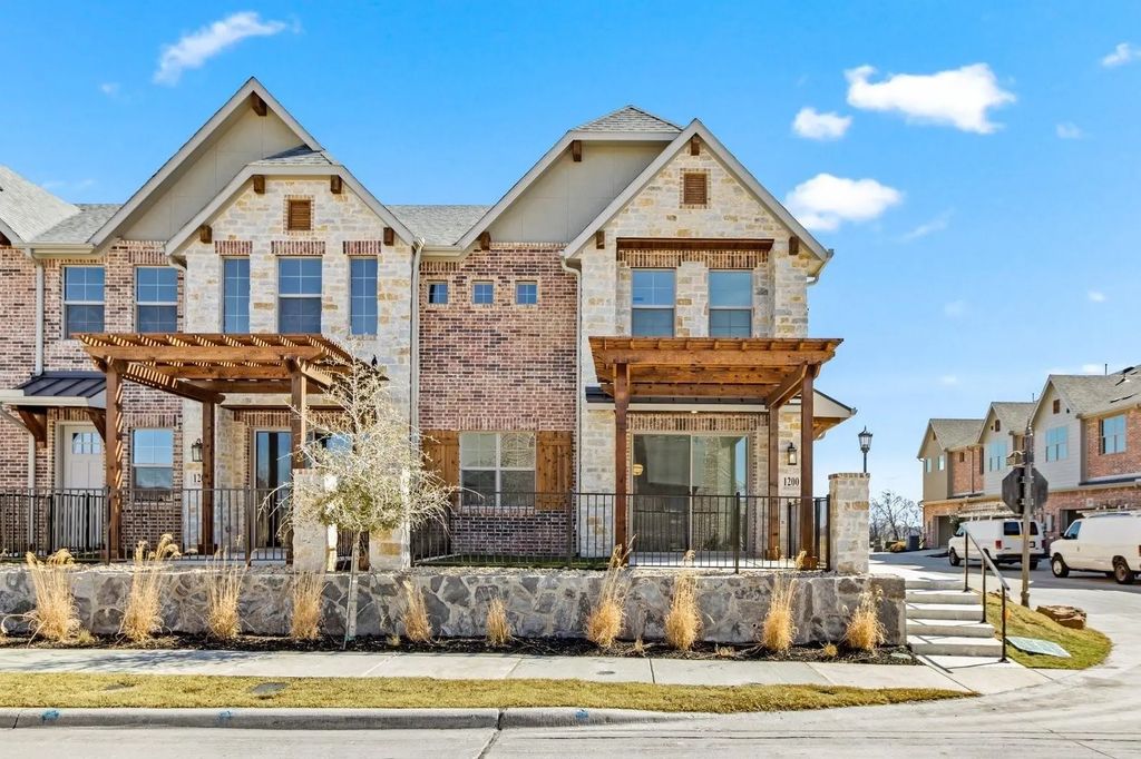 1200 Armstrong, The Colony