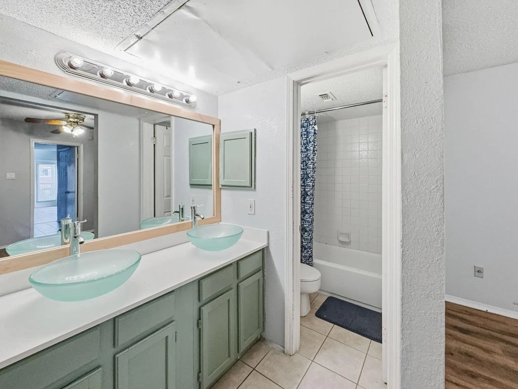 9835 Walnut Street 208, Dallas