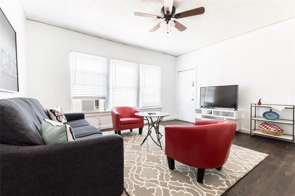 320 W Canty Street 4, Dallas