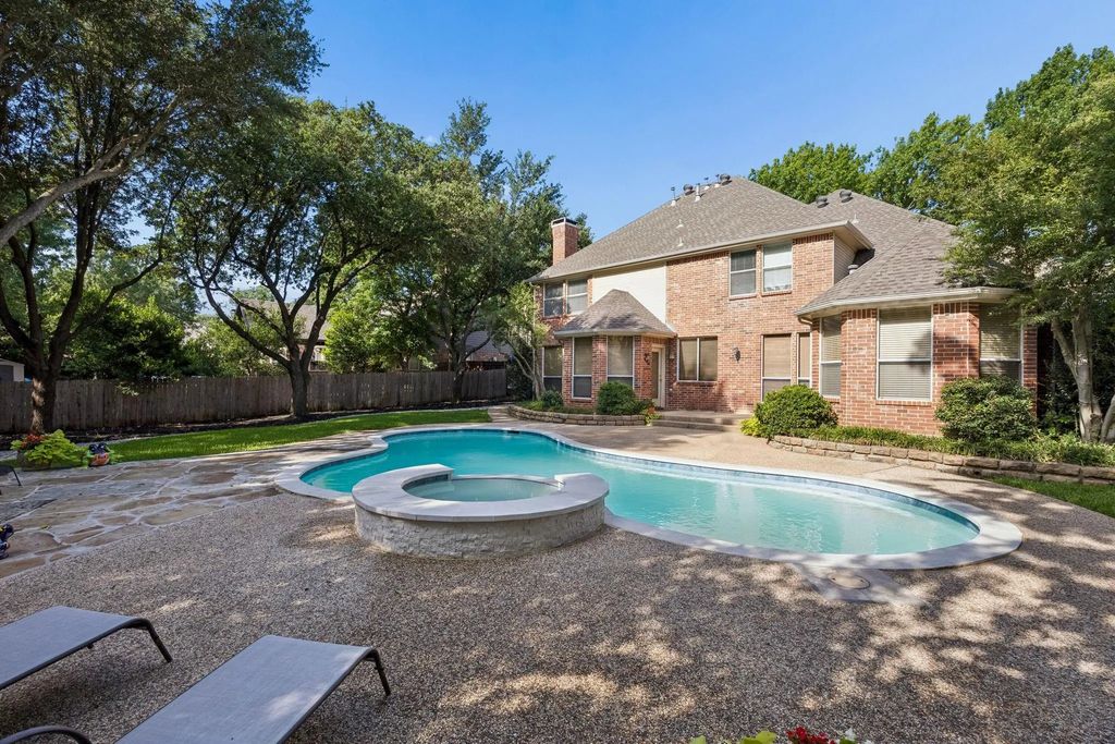 303 Waterford Court, Southlake