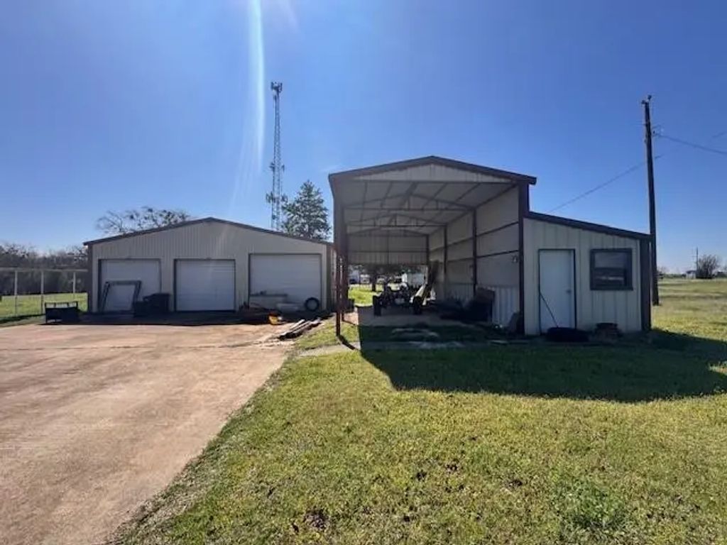 8208 Pearl, Lillian