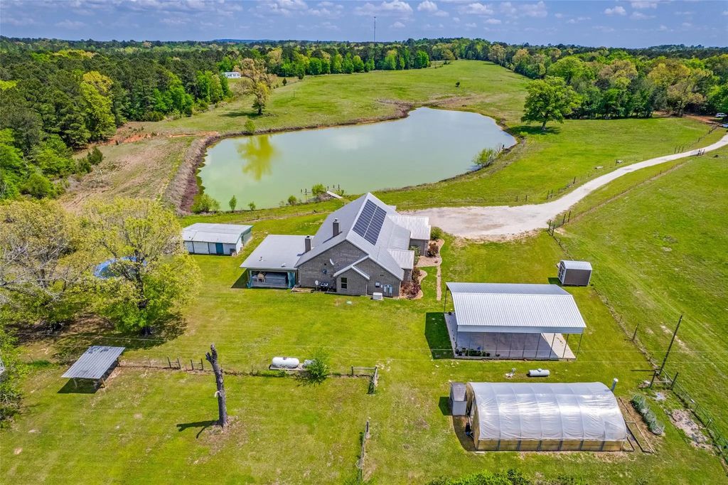 1050 County Road 2618, Marietta