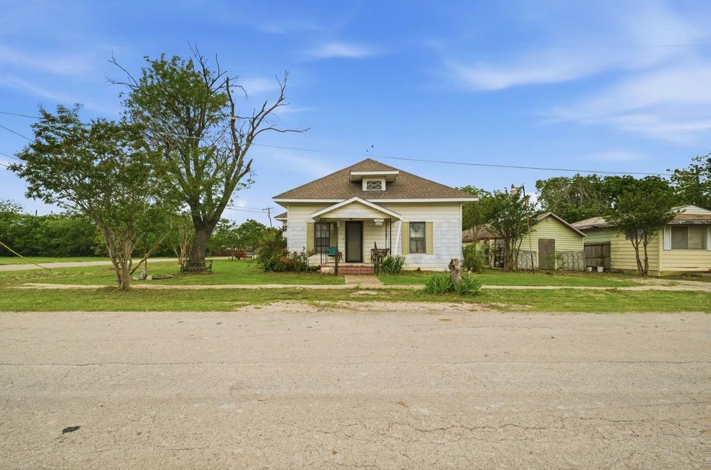 302 N Arizona Drive, Celina
