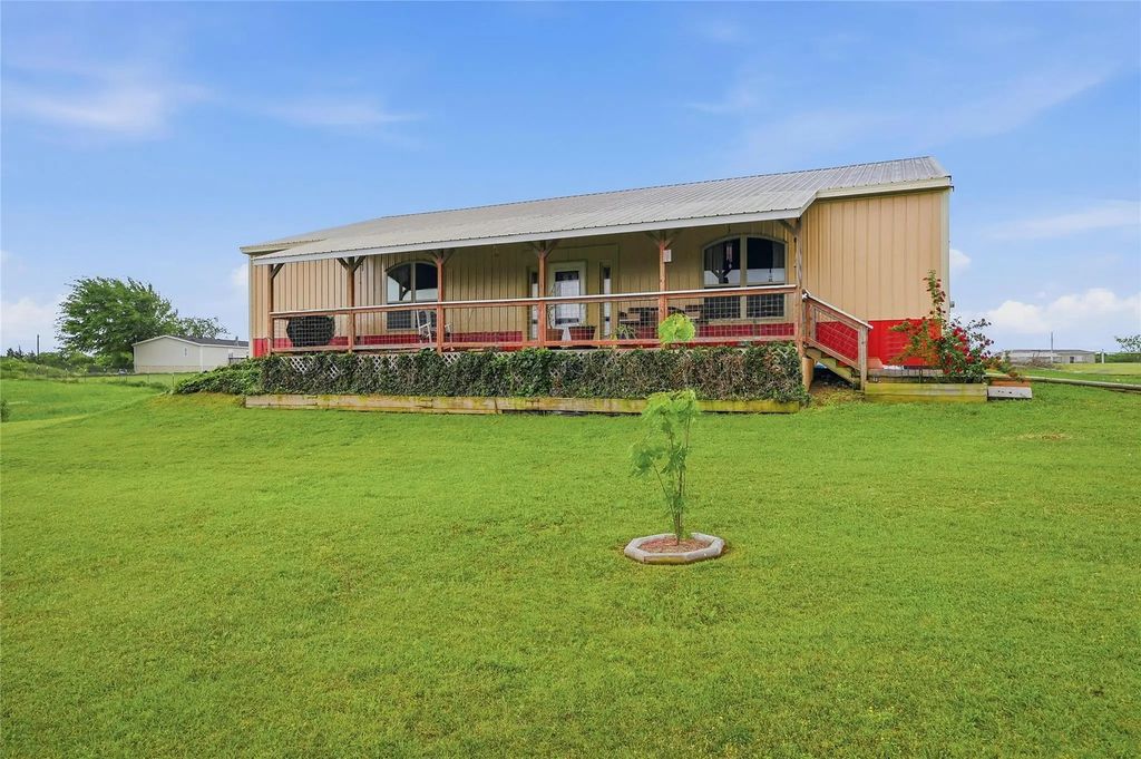 1464 Keyes Road, Sherman