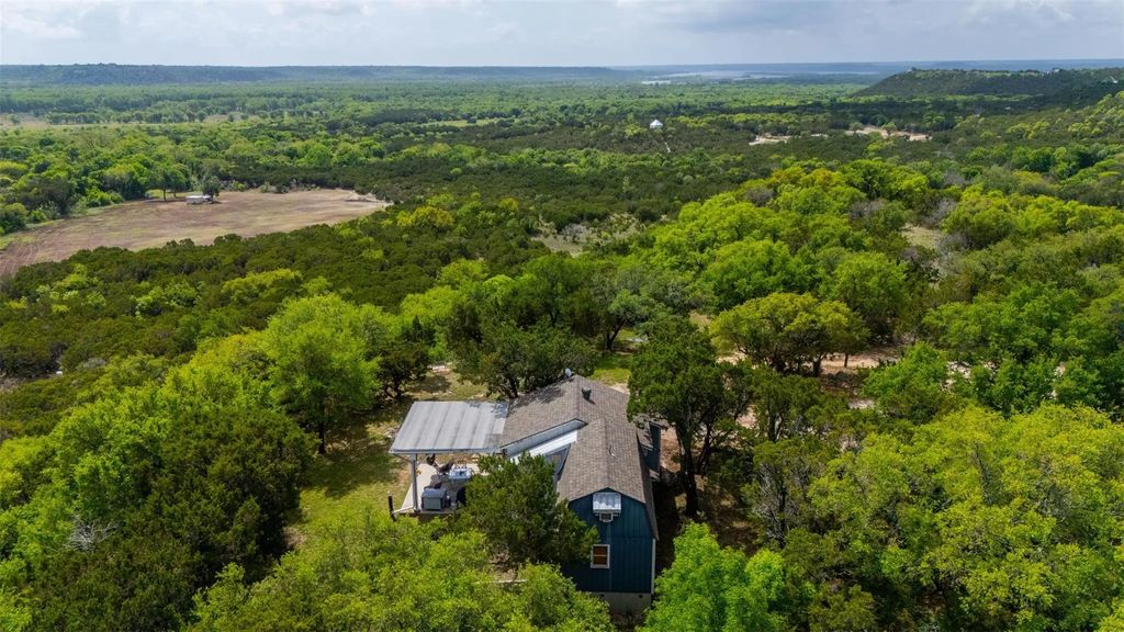 1037 County Road 1190, Kopperl