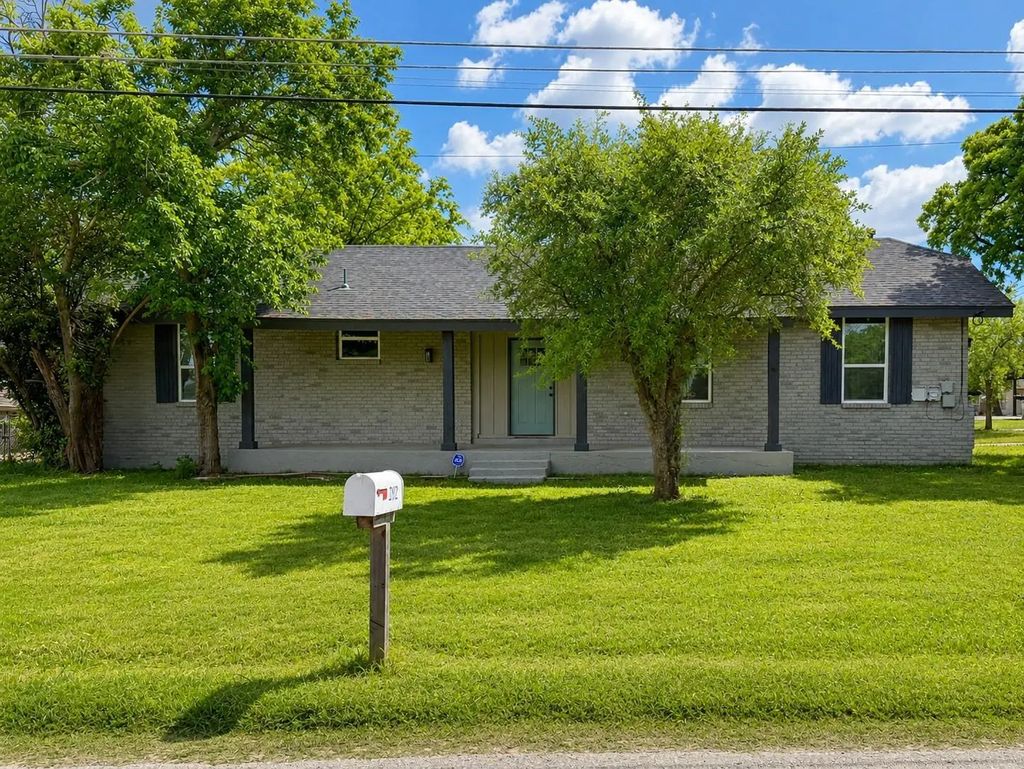 202 4th Street, Joshua