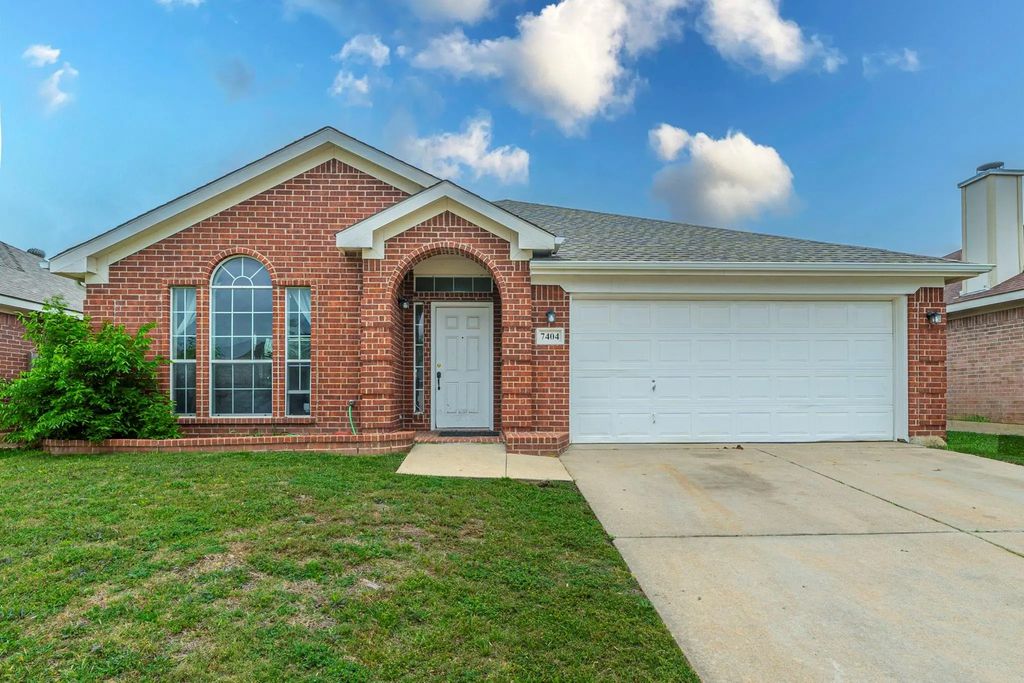 7404 Grass Valley Trail, Fort Worth