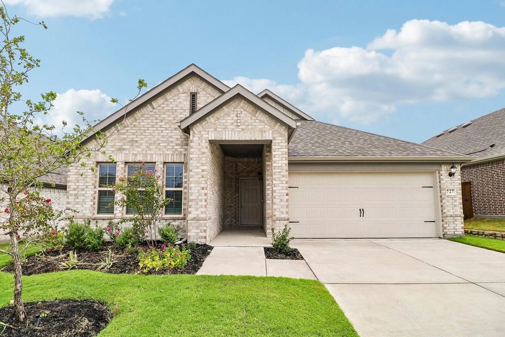 727 Grand Dale Drive, Lavon