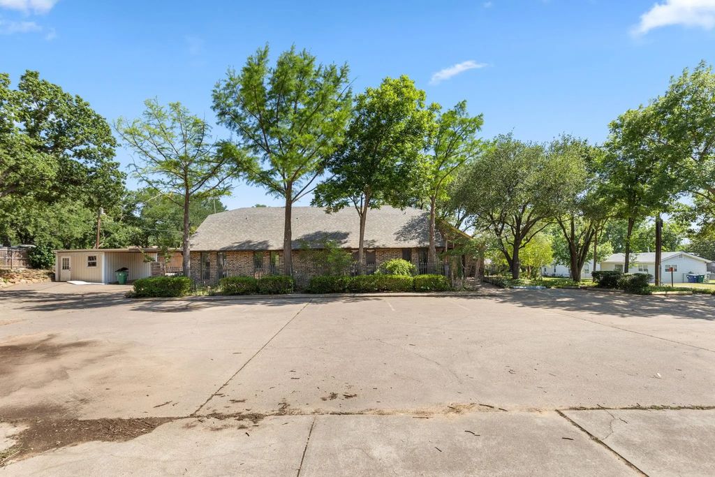 1317 East, Graham