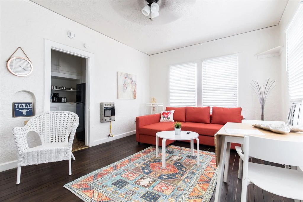 324 W Canty Street 3, Dallas