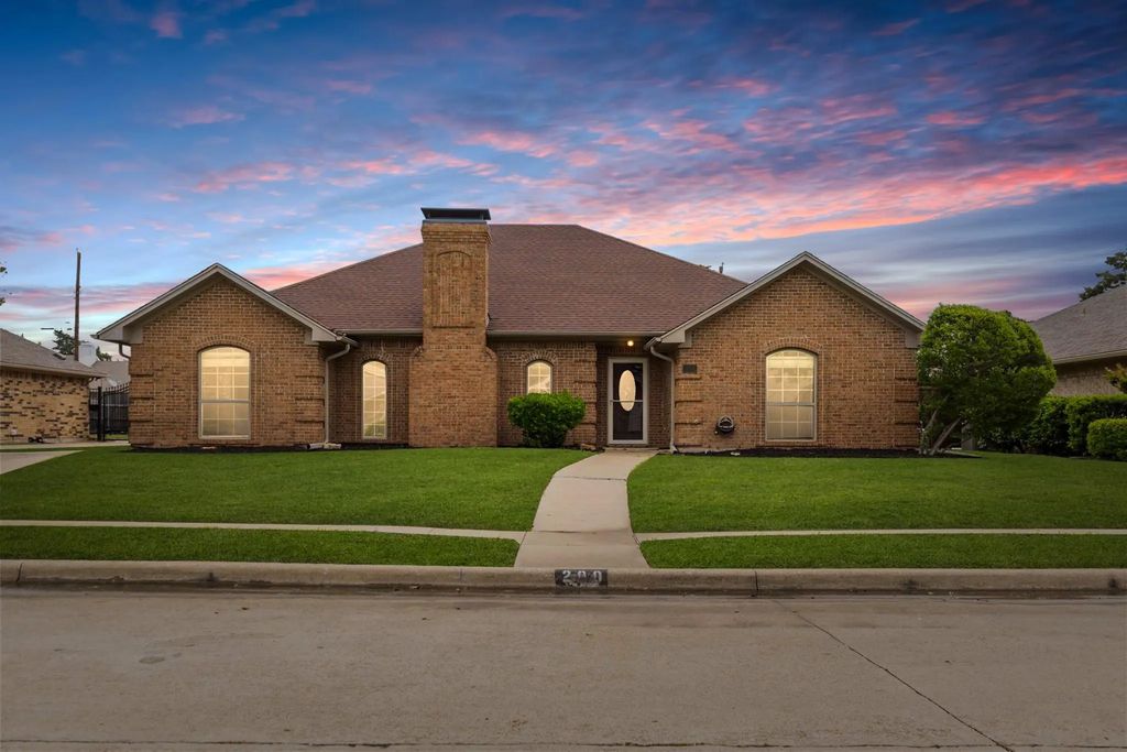 200 Sunny Crest Drive, Murphy