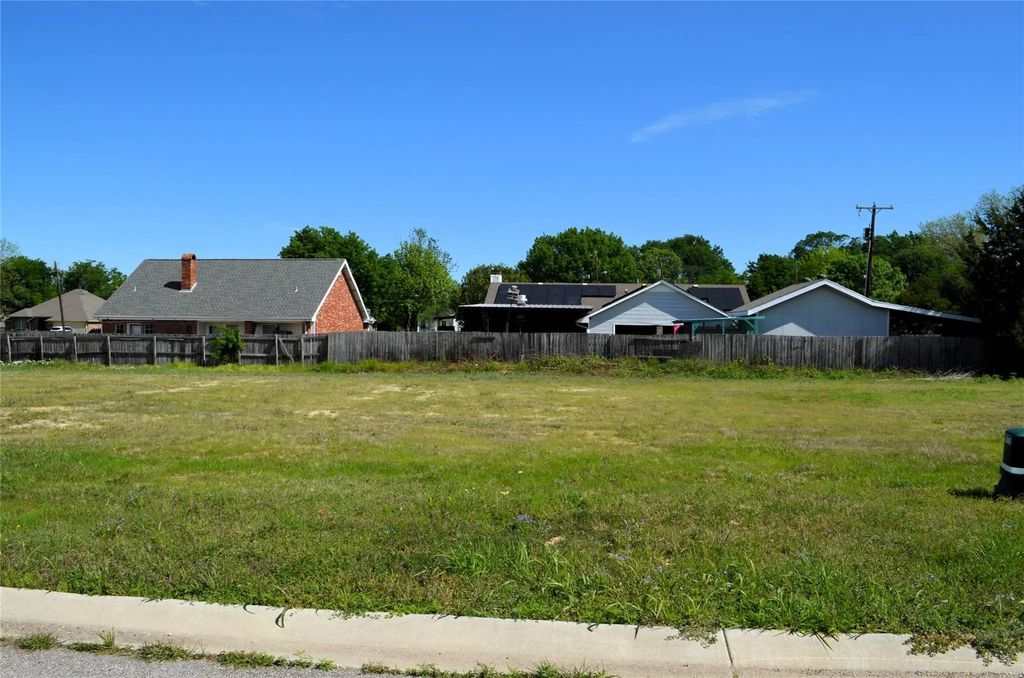 304 Preston Road, Mabank