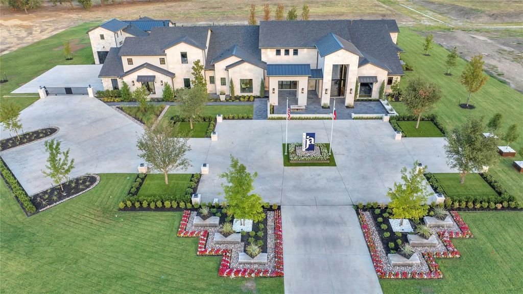 1125 W Blondy Jhune Road, Lucas