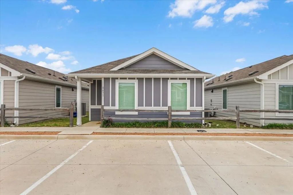 8631 Cottage Creek Drive 21, Fort Worth