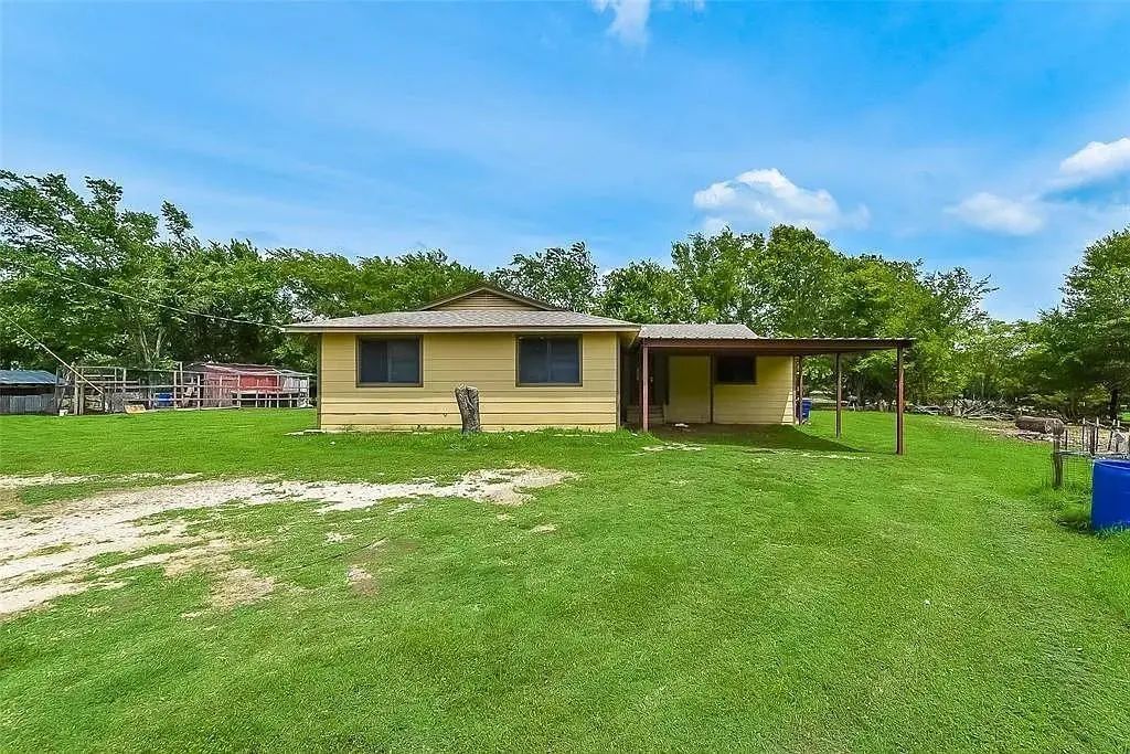 17091 County Road 339, Terrell