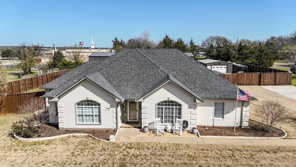514 Preston Drive, Pottsboro