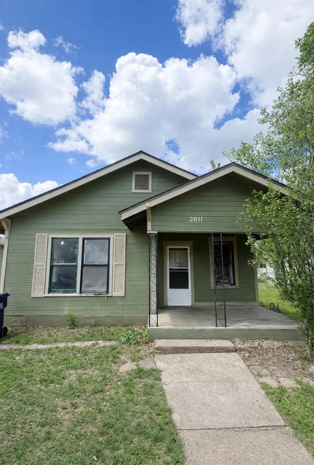 2011 Pine Avenue, Waco