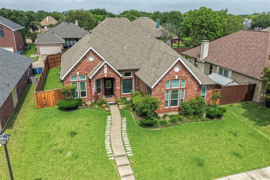 6017 Baskerville Drive, Rowlett