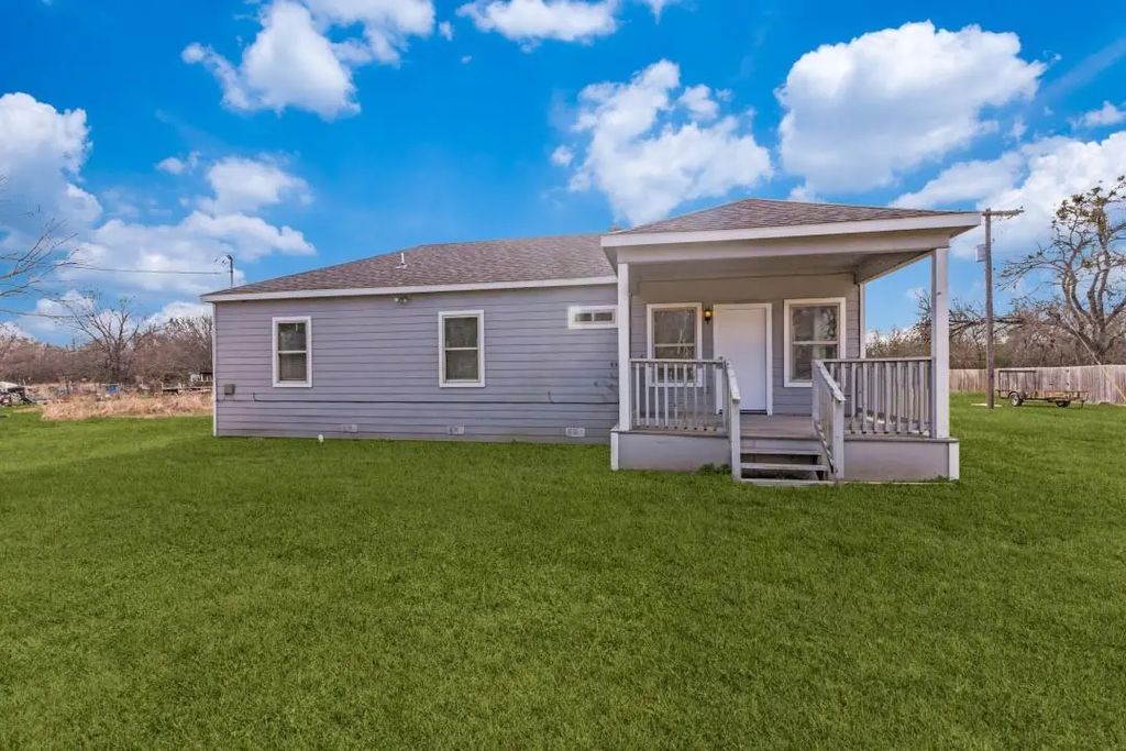 711 S 3rd Avenue E, Dawson