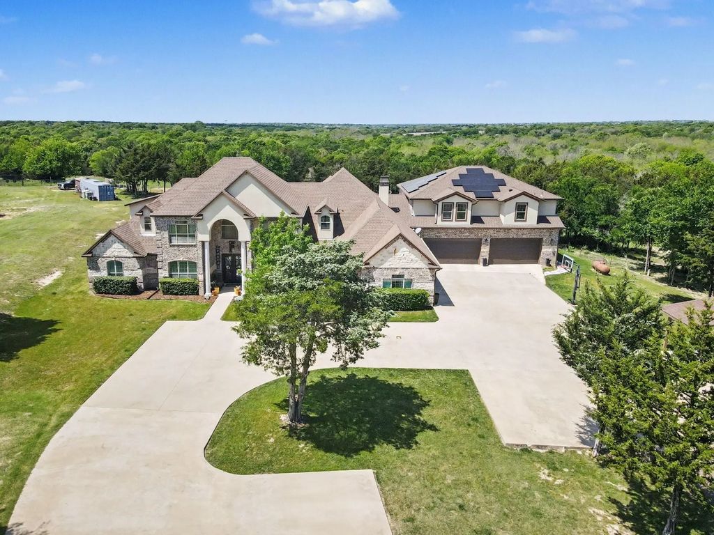 505 S Bluegrove Road, Lancaster